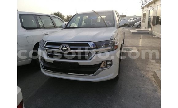 Acheter Import Voiture Toyota Land Cruiser Blanc à Import - Dubai, Maseru Acheter Import Voiture Toyota Land Cruiser Blanc à Import - Dubai, Maseru