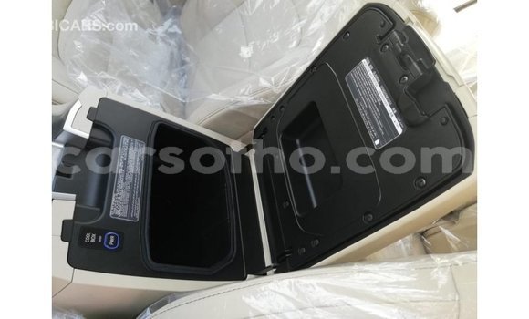 Acheter Import Voiture Toyota Land Cruiser Blanc à Import - Dubai, Maseru Acheter Import Voiture Toyota Land Cruiser Blanc à Import - Dubai, Maseru