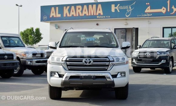 اشتري Imported Toyota Land Cruiser White سيارة في Import - Dubai في Maseru اشتري Imported Toyota Land Cruiser White سيارة في Import - Dubai في Maseru
