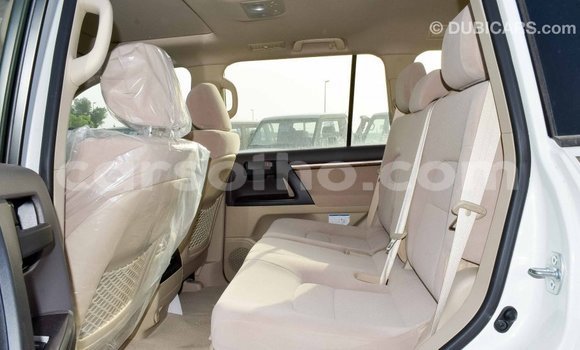 اشتري Imported Toyota Land Cruiser White سيارة في Import - Dubai في Maseru اشتري Imported Toyota Land Cruiser White سيارة في Import - Dubai في Maseru