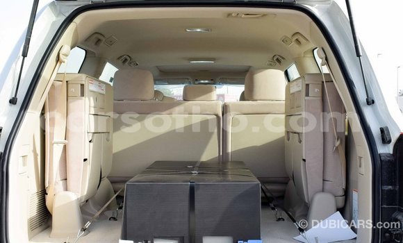 اشتري Imported Toyota Land Cruiser White سيارة في Import - Dubai في Maseru اشتري Imported Toyota Land Cruiser White سيارة في Import - Dubai في Maseru