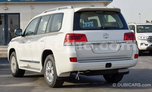 اشتري Imported Toyota Land Cruiser White سيارة في Import - Dubai في Maseru اشتري Imported Toyota Land Cruiser White سيارة في Import - Dubai في Maseru