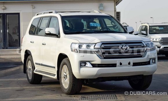اشتري Imported Toyota Land Cruiser White سيارة في Import - Dubai في Maseru اشتري Imported Toyota Land Cruiser White سيارة في Import - Dubai في Maseru