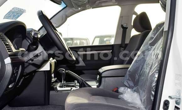 اشتري Imported Toyota Land Cruiser White سيارة في Import - Dubai في Maseru اشتري Imported Toyota Land Cruiser White سيارة في Import - Dubai في Maseru