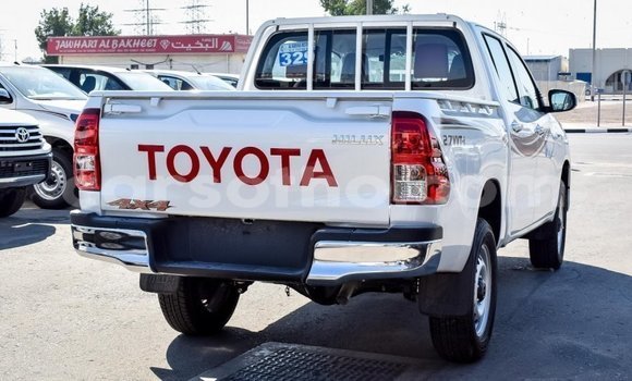 اشتري Imported Toyota Hilux White سيارة في Import - Dubai في Maseru اشتري Imported Toyota Hilux White سيارة في Import - Dubai في Maseru