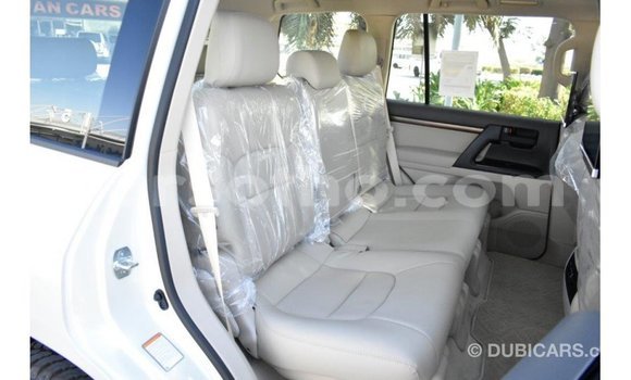 Buy Import Toyota Land Cruiser White Car in Import - Dubai in Maseru Buy Import Toyota Land Cruiser White Car in Import - Dubai in Maseru