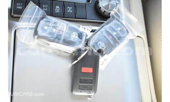 Buy Import Toyota Land Cruiser White Car in Import - Dubai in Maseru Buy Import Toyota Land Cruiser White Car in Import - Dubai in Maseru