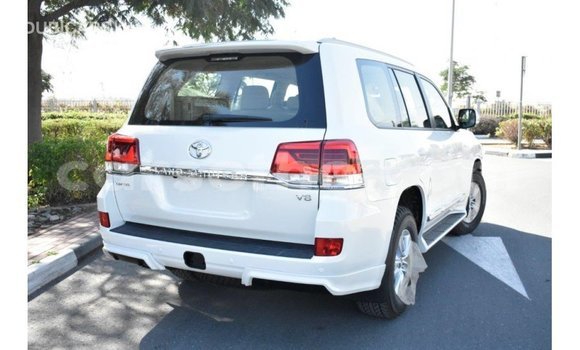 Buy Import Toyota Land Cruiser White Car in Import - Dubai in Maseru Buy Import Toyota Land Cruiser White Car in Import - Dubai in Maseru