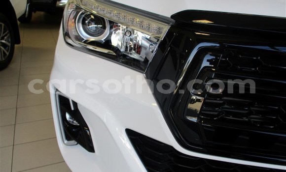 اشتري مستعمل Toyota Hilux White سيارة في Import - Dubai في Maseru اشتري مستعمل Toyota Hilux White سيارة في Import - Dubai في Maseru