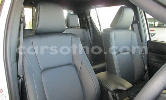 اشتري مستعمل Toyota Hilux White سيارة في Import - Dubai في Maseru اشتري مستعمل Toyota Hilux White سيارة في Import - Dubai في Maseru