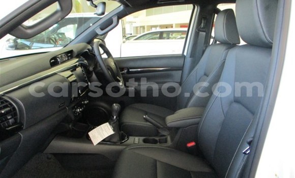 اشتري مستعمل Toyota Hilux White سيارة في Import - Dubai في Maseru اشتري مستعمل Toyota Hilux White سيارة في Import - Dubai في Maseru
