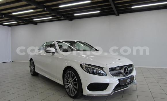 Sayi Na hannu Mercedes-Benz C–Class White Mota in Maseru a Maseru Sayi Na hannu Mercedes-Benz C–Class White Mota in Maseru a Maseru