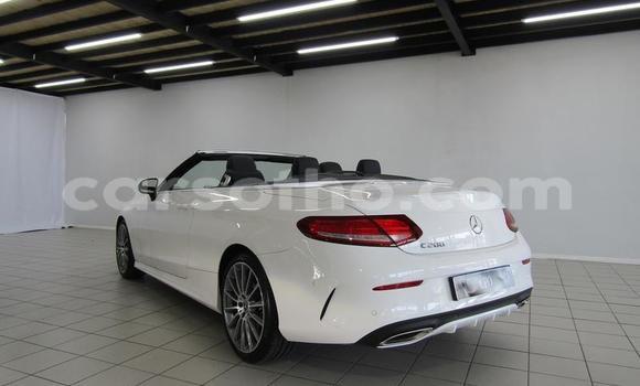 Sayi Na hannu Mercedes-Benz C–Class White Mota in Maseru a Maseru Sayi Na hannu Mercedes-Benz C–Class White Mota in Maseru a Maseru