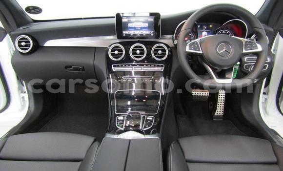 Sayi Na hannu Mercedes-Benz C–Class White Mota in Maseru a Maseru Sayi Na hannu Mercedes-Benz C–Class White Mota in Maseru a Maseru