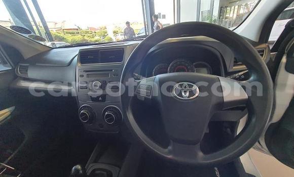 Sayi Na hannu Toyota Avanza Silver Mota in Maseru a Maseru Sayi Na hannu Toyota Avanza Silver Mota in Maseru a Maseru