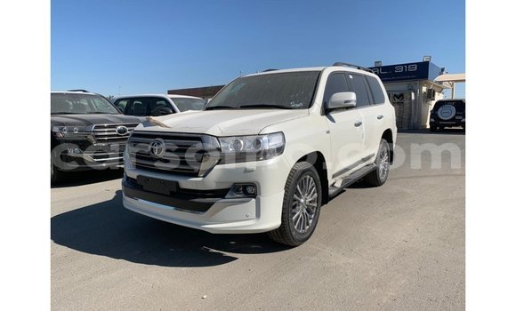اشتري Imported Toyota Land Cruiser White سيارة في Import - Dubai في Maseru اشتري Imported Toyota Land Cruiser White سيارة في Import - Dubai في Maseru