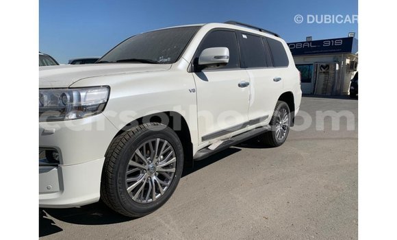 اشتري Imported Toyota Land Cruiser White سيارة في Import - Dubai في Maseru اشتري Imported Toyota Land Cruiser White سيارة في Import - Dubai في Maseru