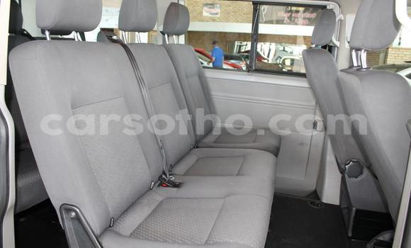 اشتري مستعمل Volkswagen Caravelle Silver سيارة في Maputsoe في Leribe اشتري مستعمل Volkswagen Caravelle Silver سيارة في Maputsoe في Leribe