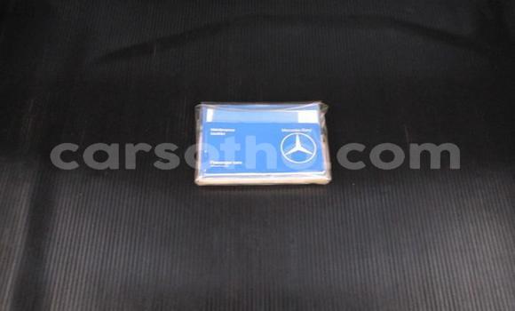 اشتري مستعمل Mercedes-Benz E-klasse Green سيارة في Roma في Maseru اشتري مستعمل Mercedes-Benz E-klasse Green سيارة في Roma في Maseru