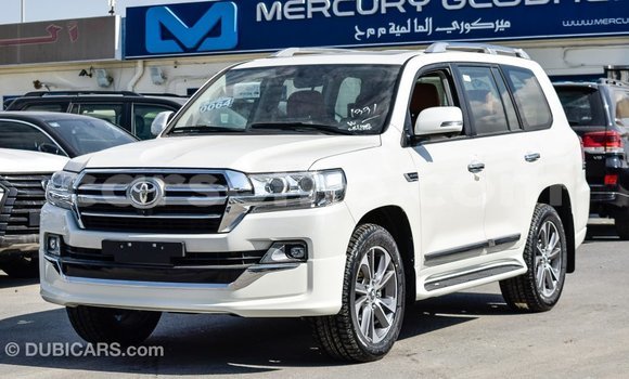 اشتري Imported Toyota Land Cruiser White سيارة في Import - Dubai في Maseru اشتري Imported Toyota Land Cruiser White سيارة في Import - Dubai في Maseru