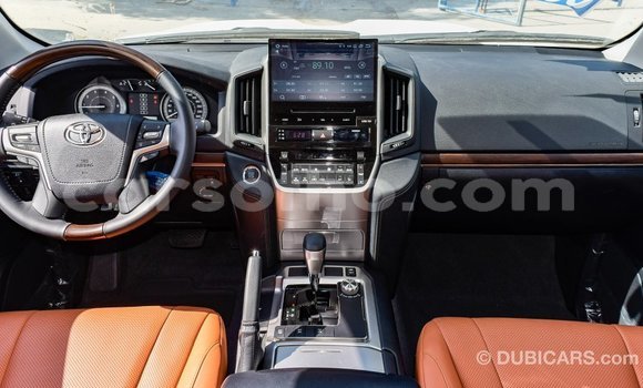 اشتري Imported Toyota Land Cruiser White سيارة في Import - Dubai في Maseru اشتري Imported Toyota Land Cruiser White سيارة في Import - Dubai في Maseru