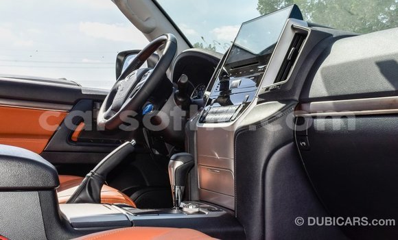 اشتري Imported Toyota Land Cruiser White سيارة في Import - Dubai في Maseru اشتري Imported Toyota Land Cruiser White سيارة في Import - Dubai في Maseru