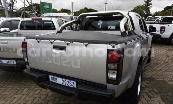 Sayi Na hannu Isuzu KB Silver Mota in Butha Buthe a Butha-Buthe Sayi Na hannu Isuzu KB Silver Mota in Butha Buthe a Butha-Buthe