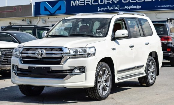 اشتري Imported Toyota Land Cruiser White سيارة في Import - Dubai في Maseru اشتري Imported Toyota Land Cruiser White سيارة في Import - Dubai في Maseru