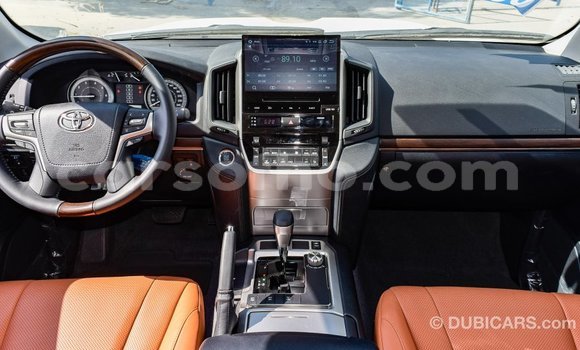 اشتري Imported Toyota Land Cruiser White سيارة في Import - Dubai في Maseru اشتري Imported Toyota Land Cruiser White سيارة في Import - Dubai في Maseru
