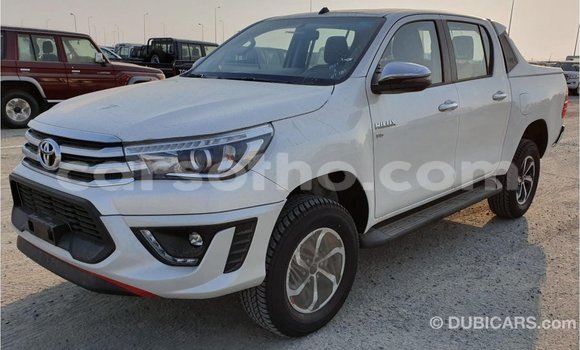 اشتري Imported Toyota Hilux White سيارة في Import - Dubai في Maseru اشتري Imported Toyota Hilux White سيارة في Import - Dubai في Maseru