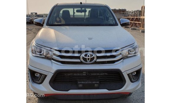 اشتري Imported Toyota Hilux White سيارة في Import - Dubai في Maseru اشتري Imported Toyota Hilux White سيارة في Import - Dubai في Maseru
