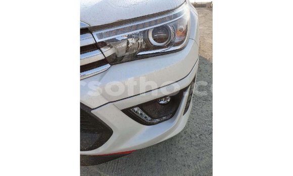 اشتري Imported Toyota Hilux White سيارة في Import - Dubai في Maseru اشتري Imported Toyota Hilux White سيارة في Import - Dubai في Maseru
