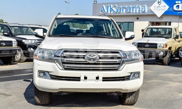 اشتري Imported Toyota Land Cruiser White سيارة في Import - Dubai في Maseru اشتري Imported Toyota Land Cruiser White سيارة في Import - Dubai في Maseru