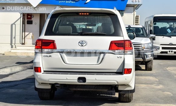 اشتري Imported Toyota Land Cruiser White سيارة في Import - Dubai في Maseru اشتري Imported Toyota Land Cruiser White سيارة في Import - Dubai في Maseru