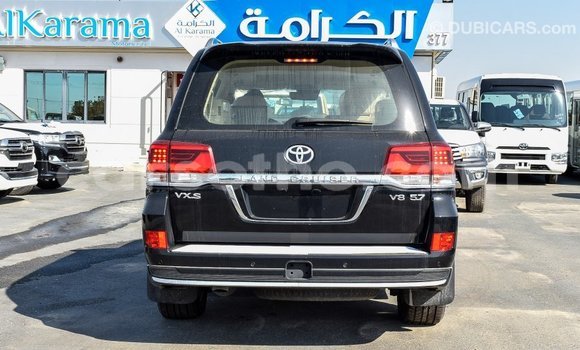 اشتري Imported Toyota Land Cruiser Black سيارة في Import - Dubai في Maseru اشتري Imported Toyota Land Cruiser Black سيارة في Import - Dubai في Maseru