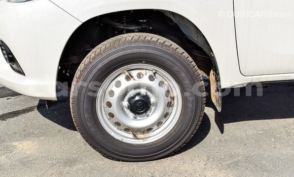 اشتري Imported Toyota Hilux White سيارة في Import - Dubai في Maseru اشتري Imported Toyota Hilux White سيارة في Import - Dubai في Maseru