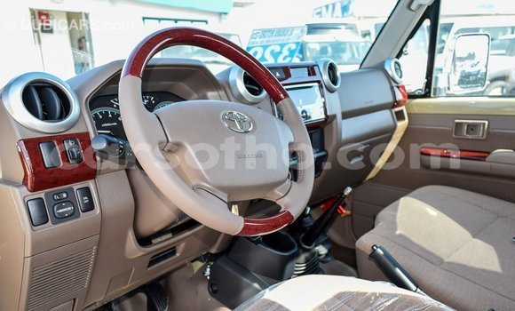 اشتري Imported Toyota Land Cruiser Beige سيارة في Import - Dubai في Maseru اشتري Imported Toyota Land Cruiser Beige سيارة في Import - Dubai في Maseru