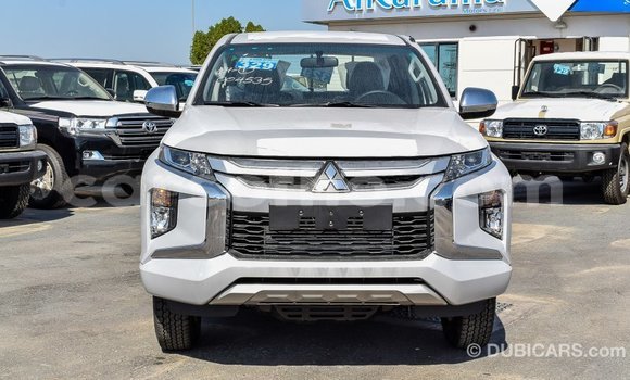 اشتري Imported Mitsubishi L200 White سيارة في Import - Dubai في Maseru اشتري Imported Mitsubishi L200 White سيارة في Import - Dubai في Maseru