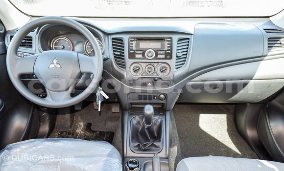 اشتري Imported Mitsubishi L200 White سيارة في Import - Dubai في Maseru اشتري Imported Mitsubishi L200 White سيارة في Import - Dubai في Maseru