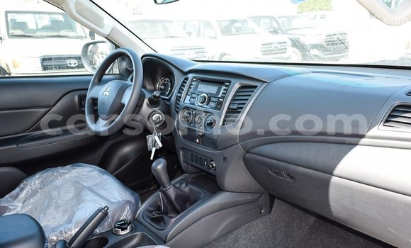 اشتري Imported Mitsubishi L200 White سيارة في Import - Dubai في Maseru اشتري Imported Mitsubishi L200 White سيارة في Import - Dubai في Maseru