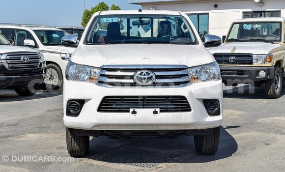 اشتري Imported Toyota Hilux White سيارة في Import - Dubai في Maseru اشتري Imported Toyota Hilux White سيارة في Import - Dubai في Maseru