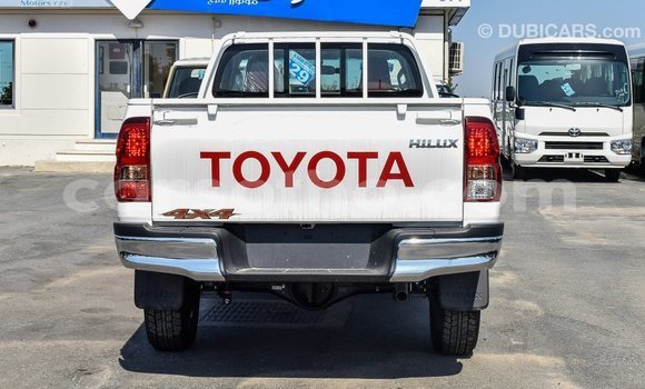 اشتري Imported Toyota Hilux White سيارة في Import - Dubai في Maseru اشتري Imported Toyota Hilux White سيارة في Import - Dubai في Maseru