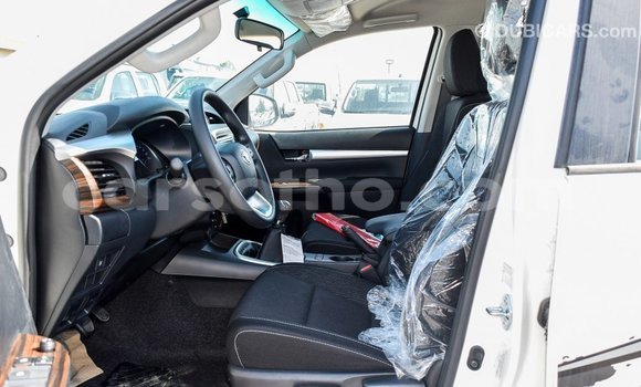 اشتري Imported Toyota Hilux White سيارة في Import - Dubai في Maseru اشتري Imported Toyota Hilux White سيارة في Import - Dubai في Maseru