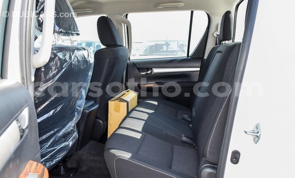 اشتري Imported Toyota Hilux White سيارة في Import - Dubai في Maseru اشتري Imported Toyota Hilux White سيارة في Import - Dubai في Maseru