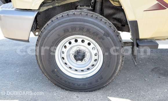 اشتري Imported Toyota Land Cruiser Beige سيارة في Import - Dubai في Maseru اشتري Imported Toyota Land Cruiser Beige سيارة في Import - Dubai في Maseru