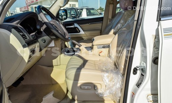 اشتري Imported Toyota Land Cruiser White سيارة في Import - Dubai في Maseru اشتري Imported Toyota Land Cruiser White سيارة في Import - Dubai في Maseru