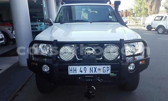 Sayi Na hannu Nissan Patrol White Mota in Maseru a Maseru Sayi Na hannu Nissan Patrol White Mota in Maseru a Maseru