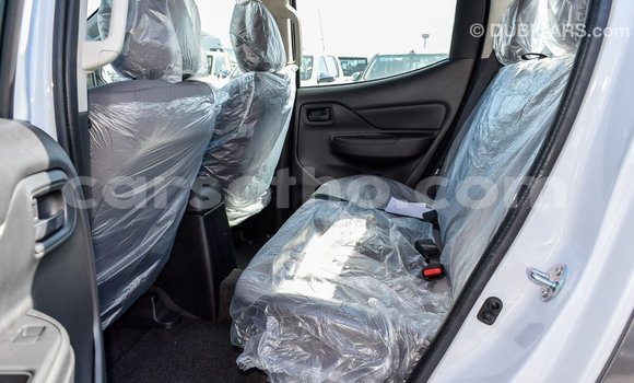 اشتري Imported Mitsubishi L200 White سيارة في Import - Dubai في Maseru اشتري Imported Mitsubishi L200 White سيارة في Import - Dubai في Maseru