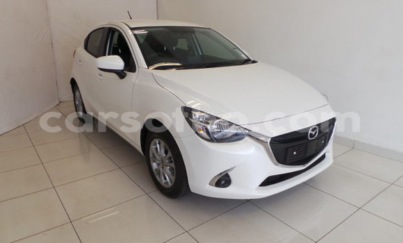 Sayi Na hannu Mazda 121 White Mota in Maseru a Maseru
