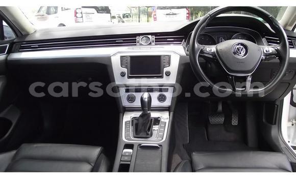 Acheter Occasion Voiture Volkswagen Passat Blanc à Maseru, Maseru Acheter Occasion Voiture Volkswagen Passat Blanc à Maseru, Maseru